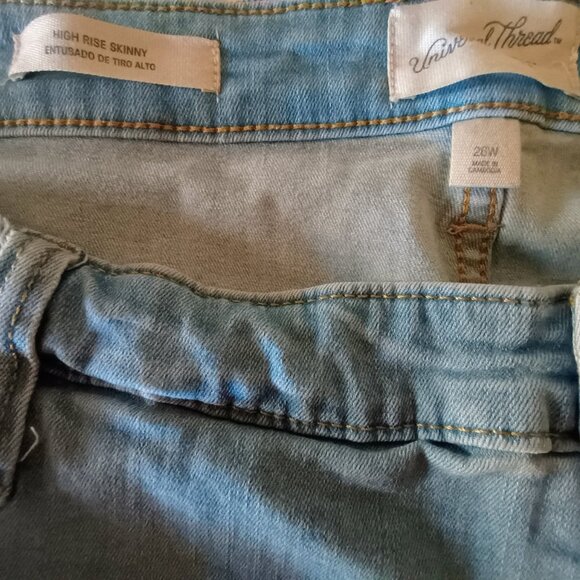 VGUC: Universal Thread Sze 26W Light Wash High Rise Skinny Jeans Custom Sequin - Picture 3 of 6
